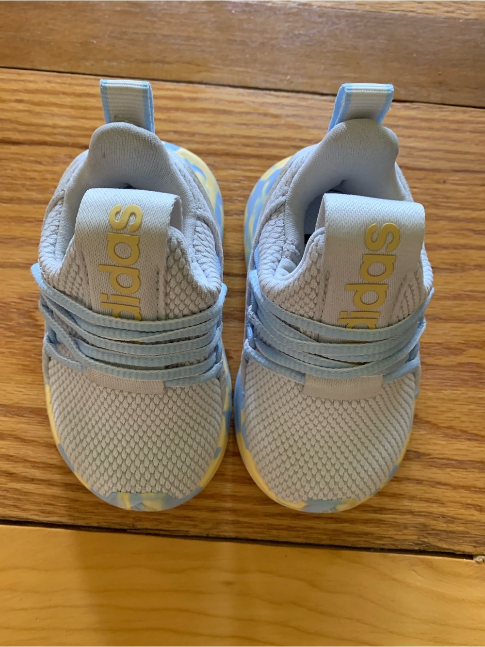 adidas Kids Light Blue Sneakers with Yellow Accents- size 4c